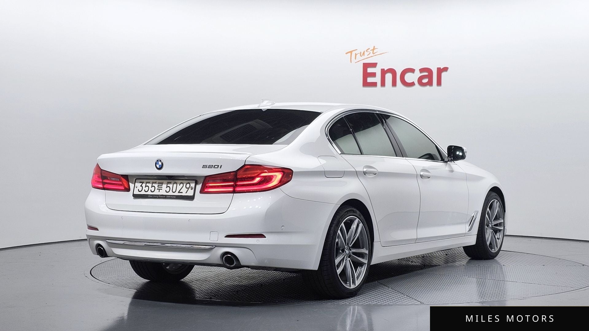 BMW 5 Series (G30) 2020 — миниатюра 2