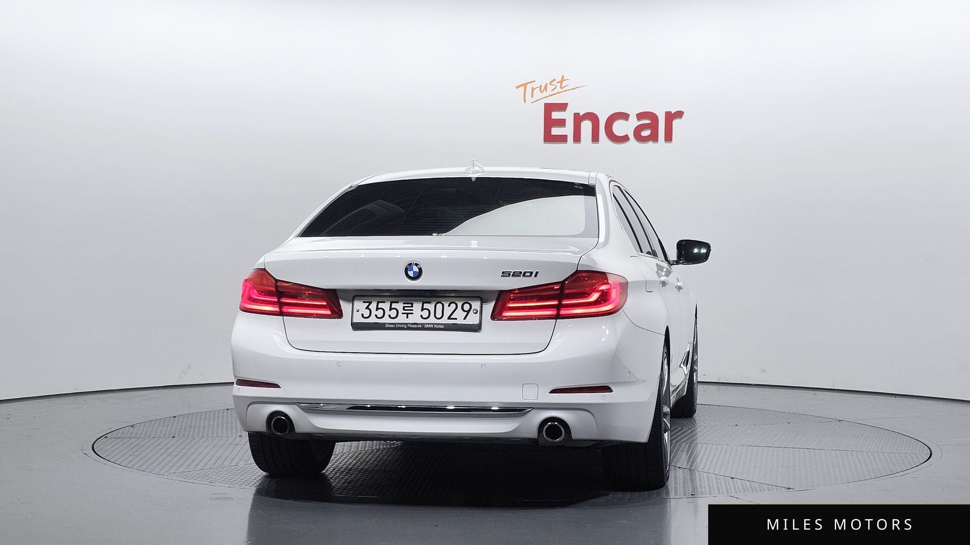 BMW 5 Series (G30) 2020 — миниатюра 4