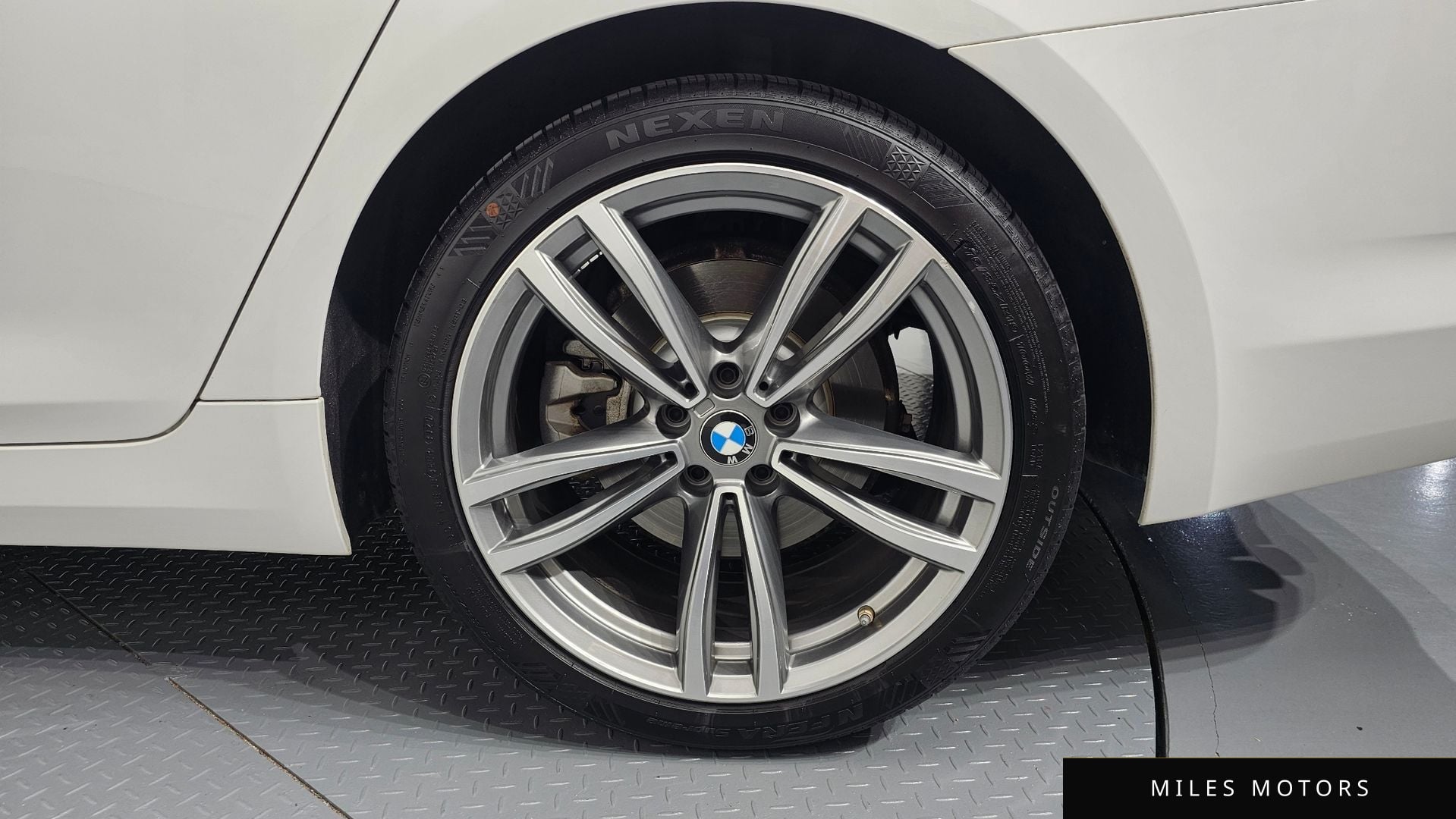 BMW 5 Series (G30) 2020 — миниатюра 7