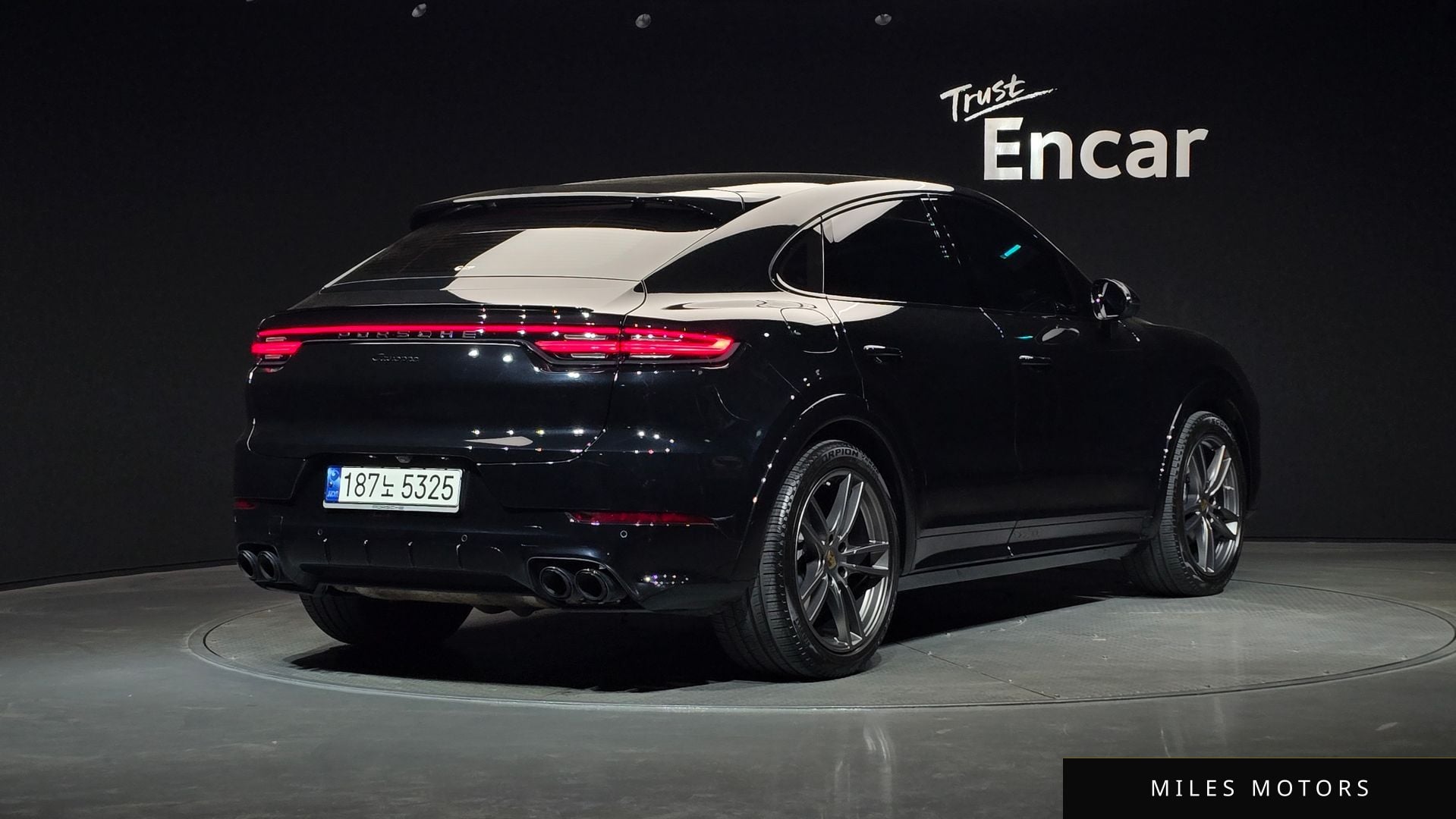 Porsche Cayenne 2023 — миниатюра 2