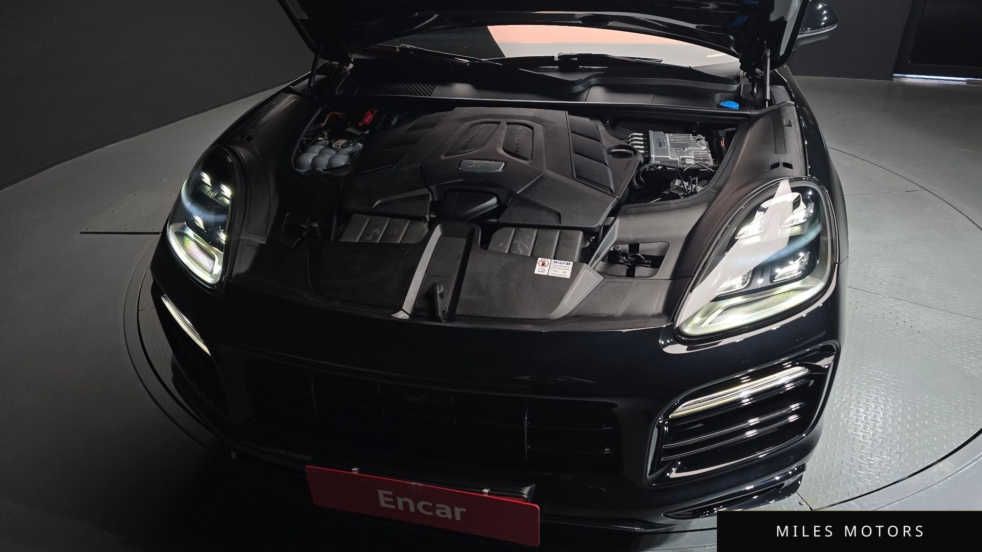 Porsche Cayenne 2023 — миниатюра 6