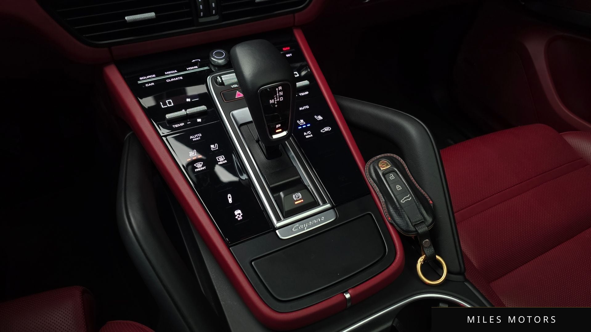 Porsche Cayenne 2023 — миниатюра 9