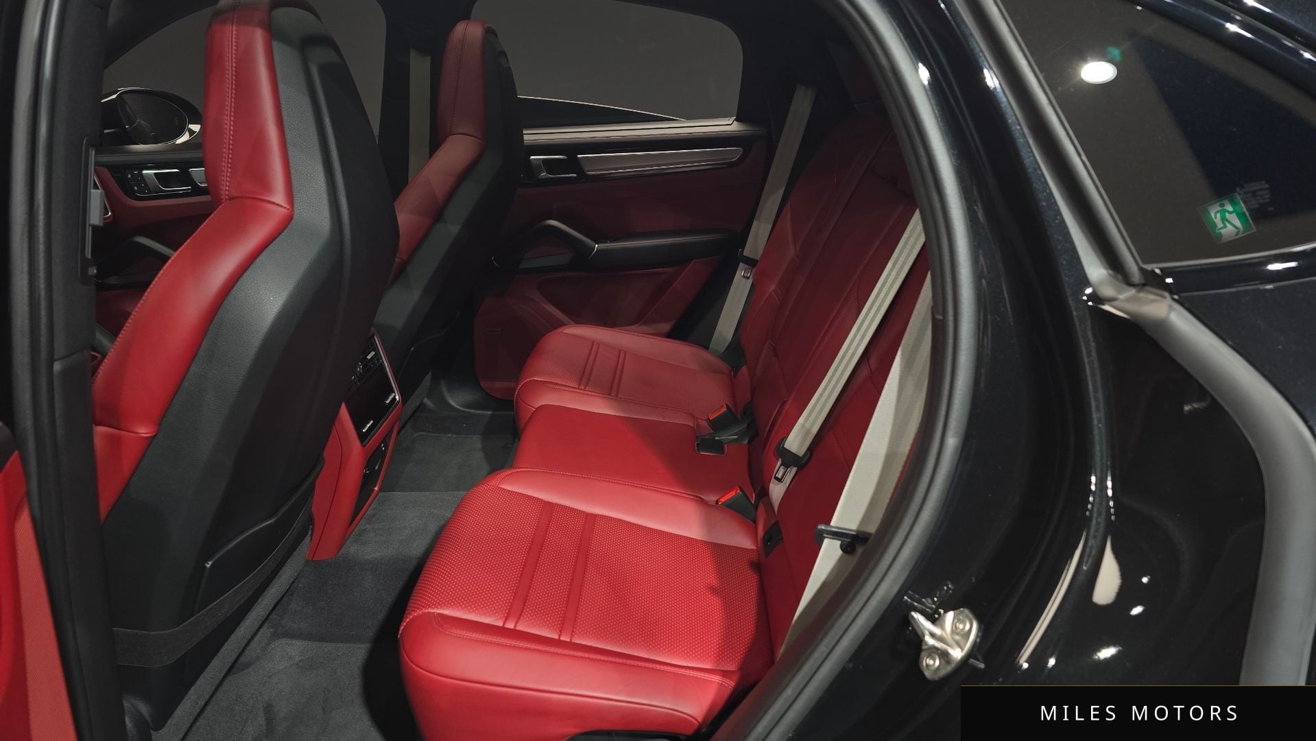 Porsche Cayenne 2023 — миниатюра 11