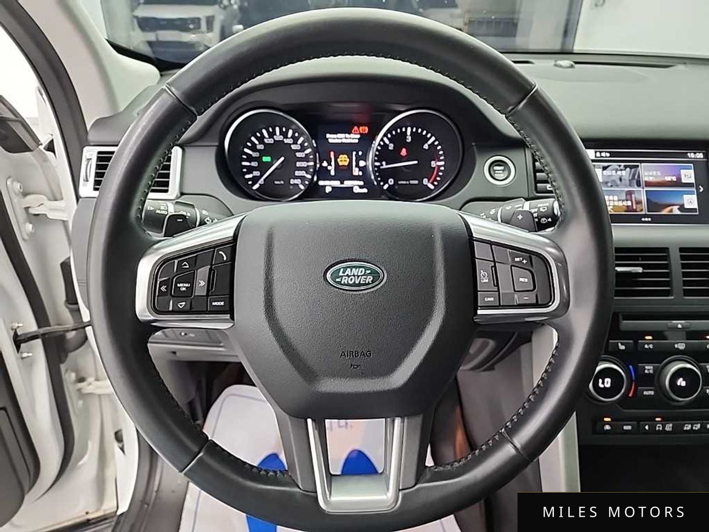 Land Rover Discovery Sport 2016 — миниатюра 9