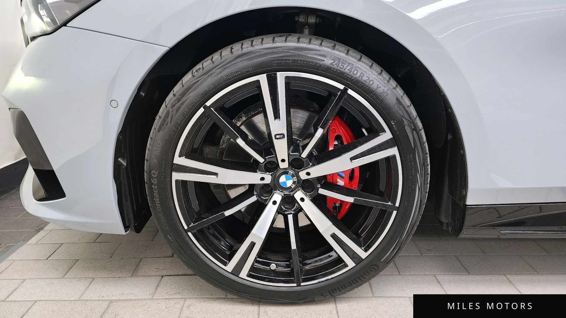 BMW 5 Series (G60) 2025 — миниатюра 5