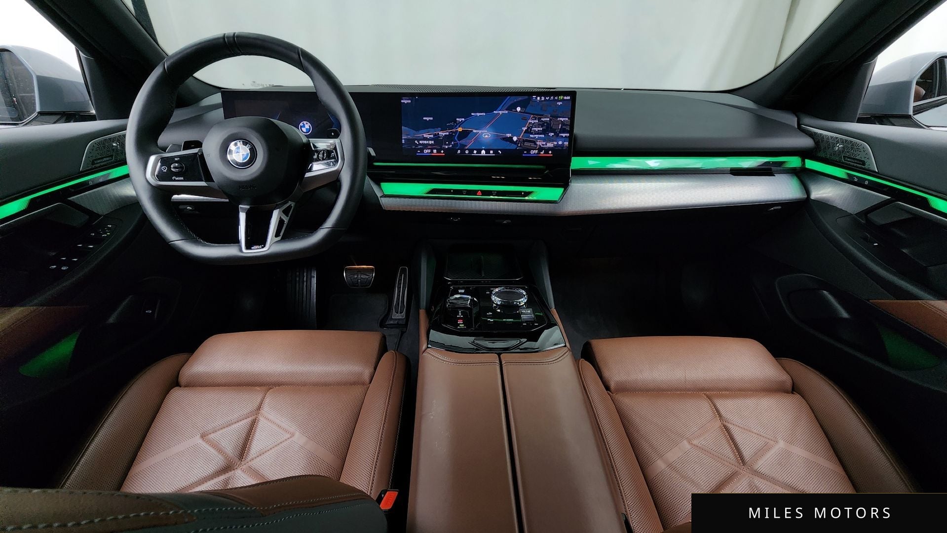 BMW 5 Series (G60) 2025 — миниатюра 10