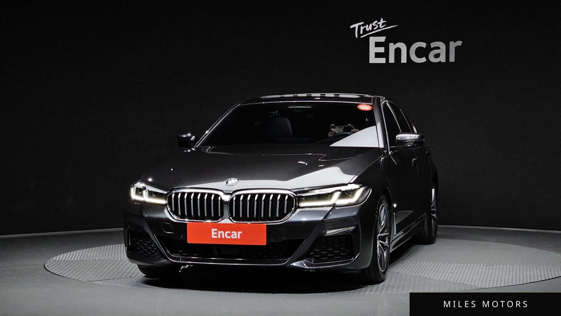 BMW 5 Series (G30) 2023 — миниатюра 3
