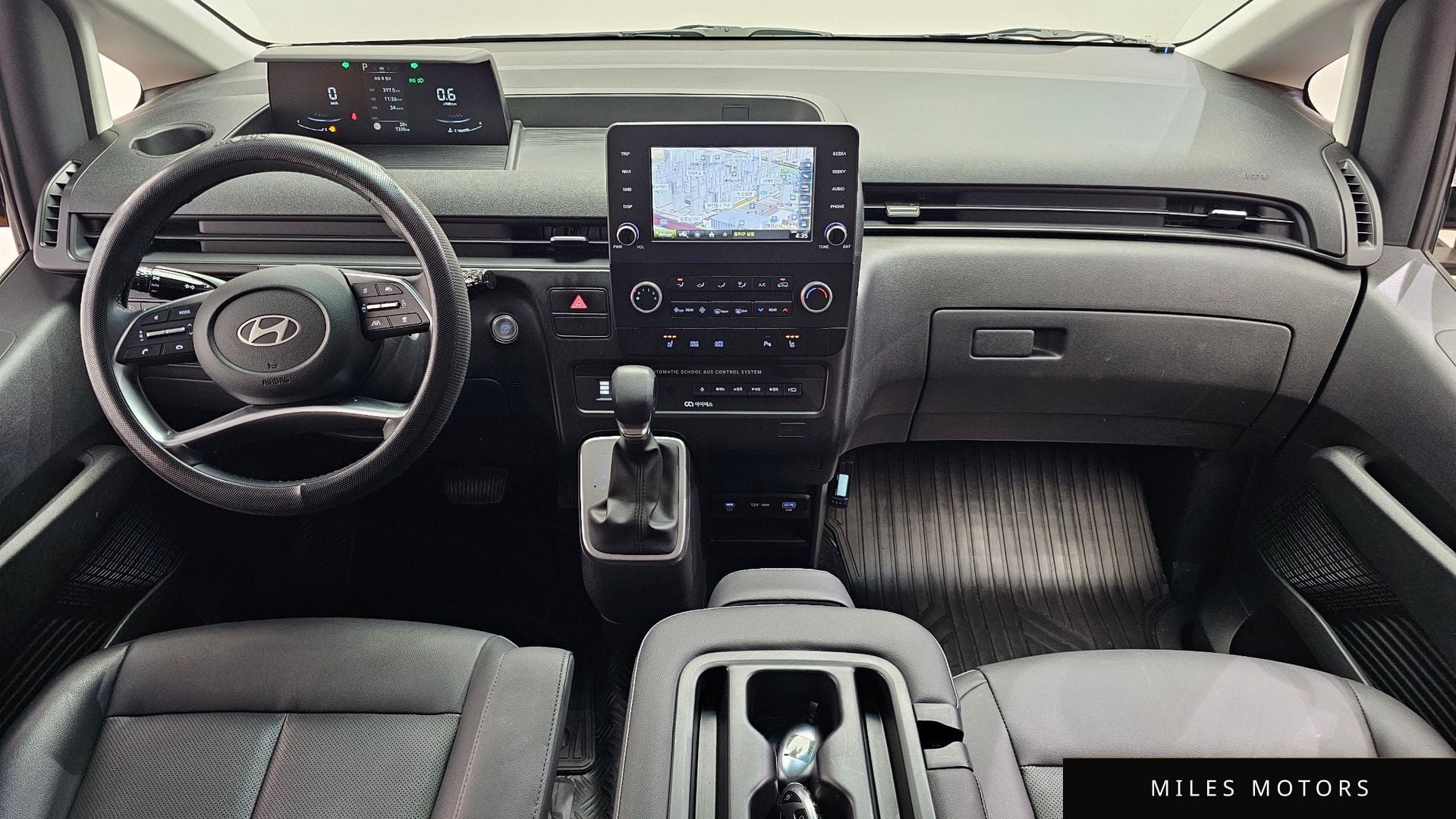 Hyundai Staria 2025 — миниатюра 10