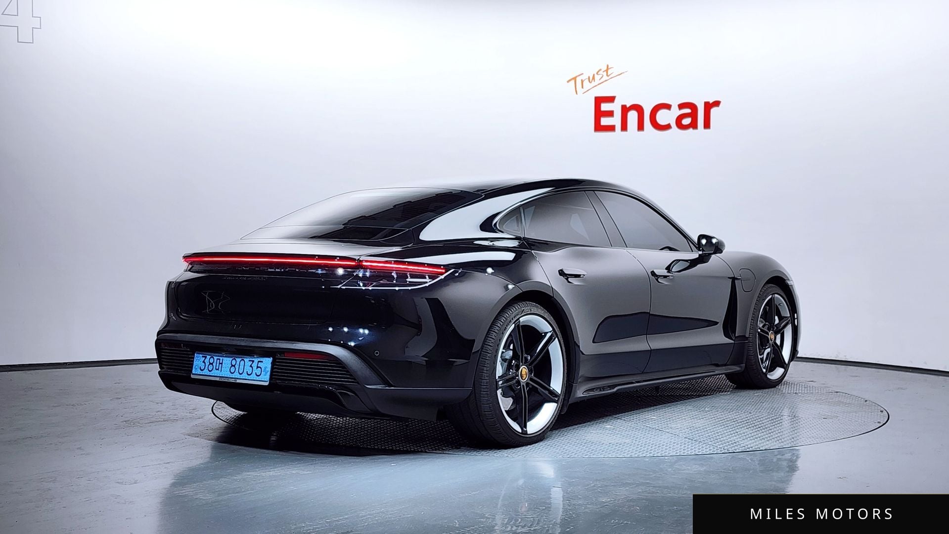 Porsche Taycan 2022 — миниатюра 2