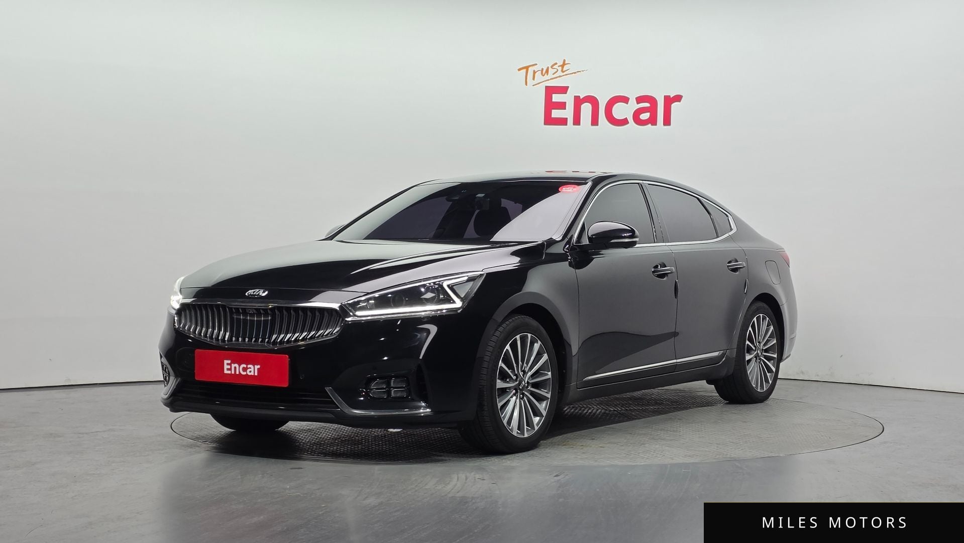 Kia K7 2017 — фото 1 из 12