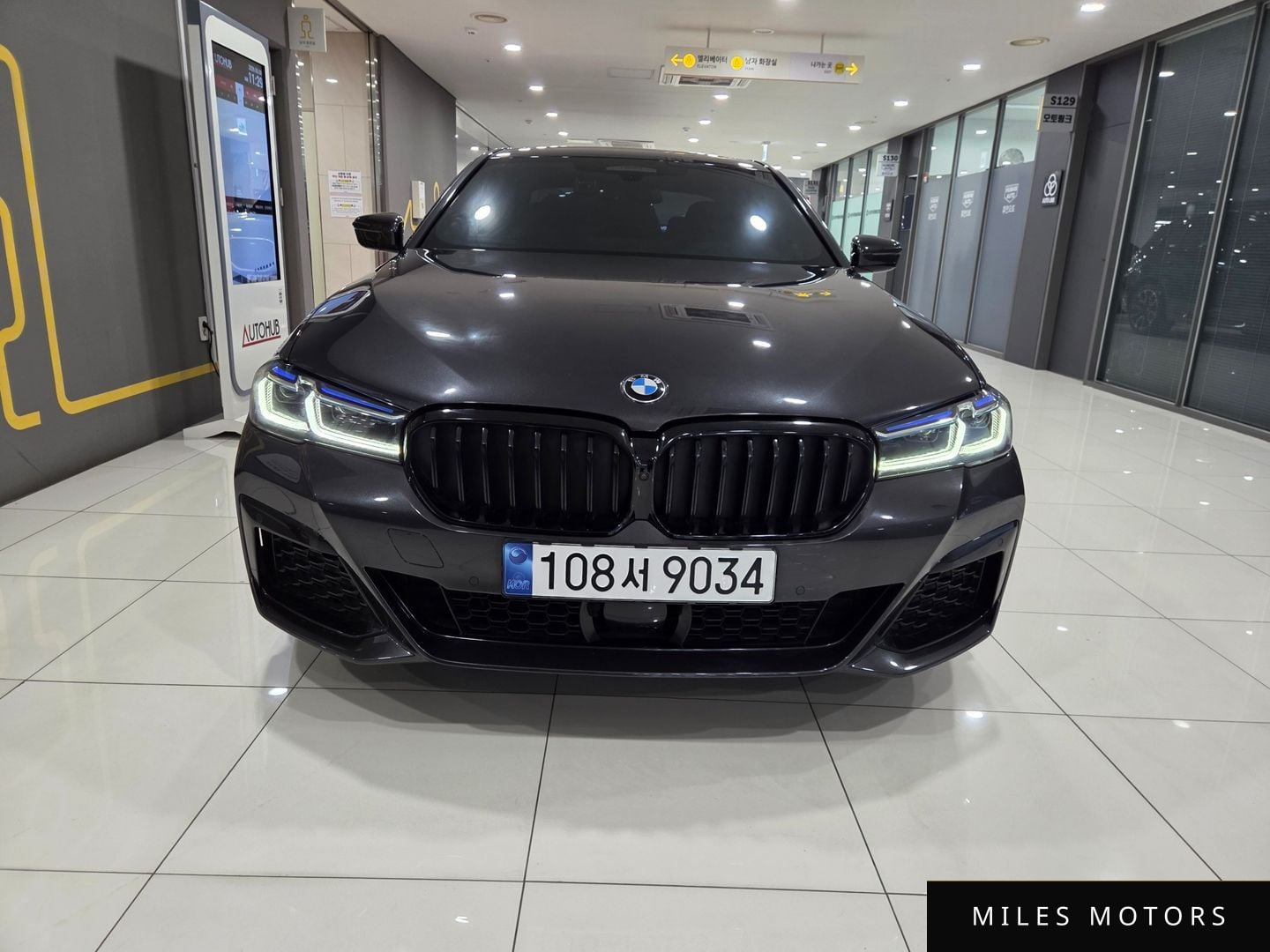 BMW 5 Series (G30) 2023 — миниатюра 3