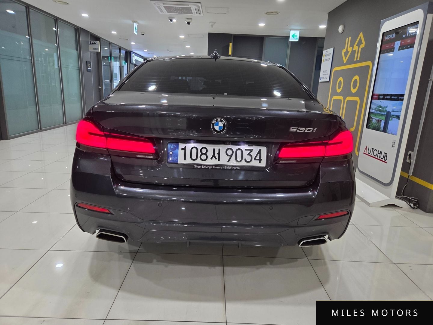 BMW 5 Series (G30) 2023 — миниатюра 4