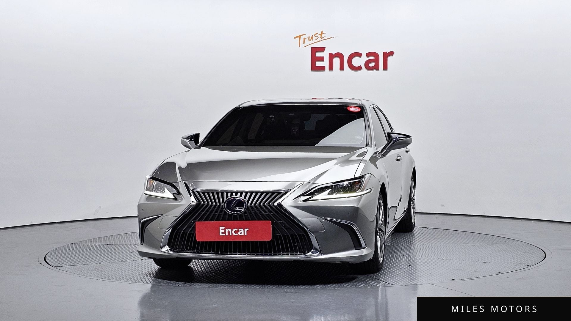 Лексус ES300h 2019 — миниатюра 3