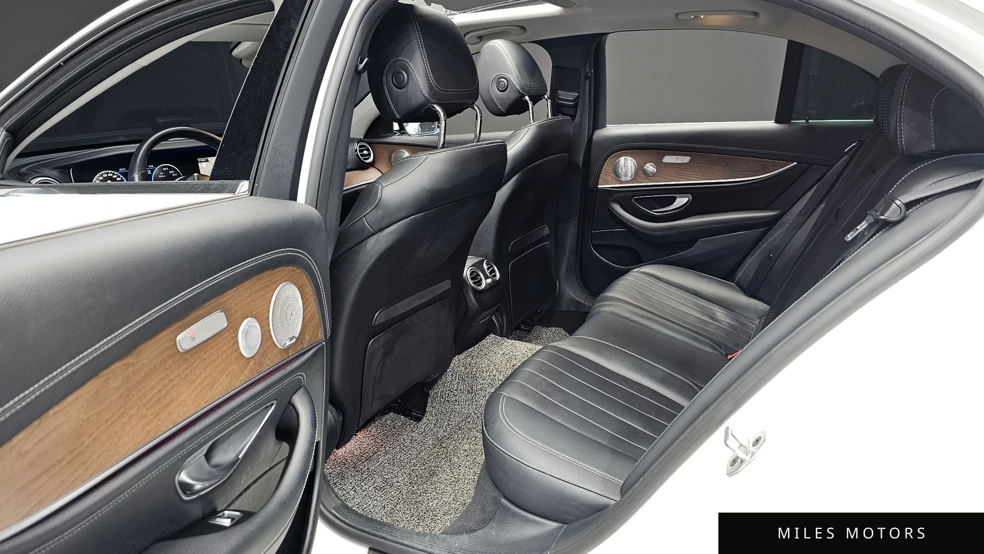 Mercedes-Benz E-Class W213 2020 — миниатюра 11