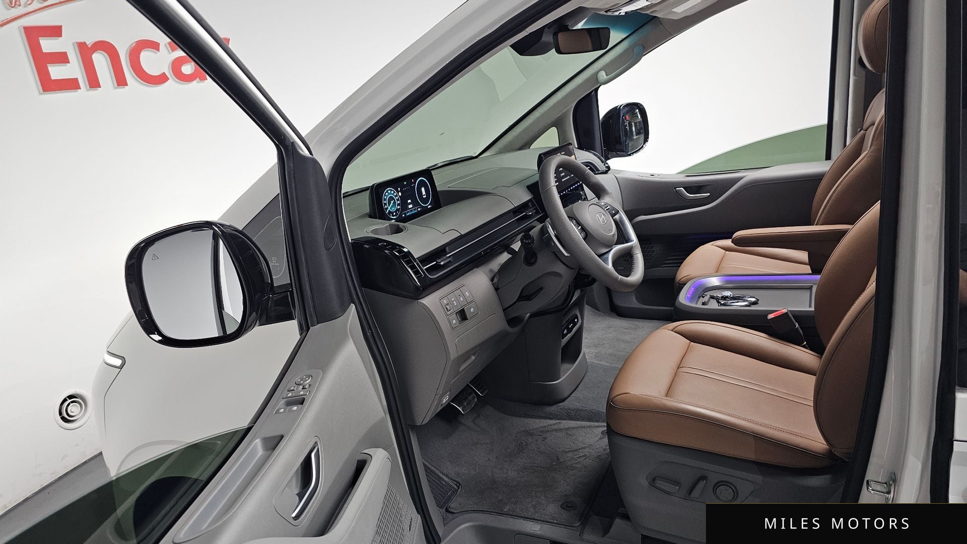 Hyundai Staria 2025 — миниатюра 12