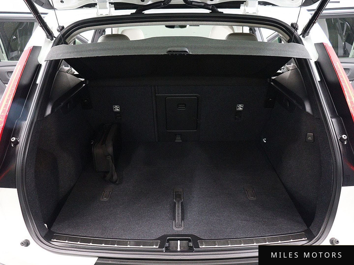 Volvo XC40 2025 — миниатюра 5