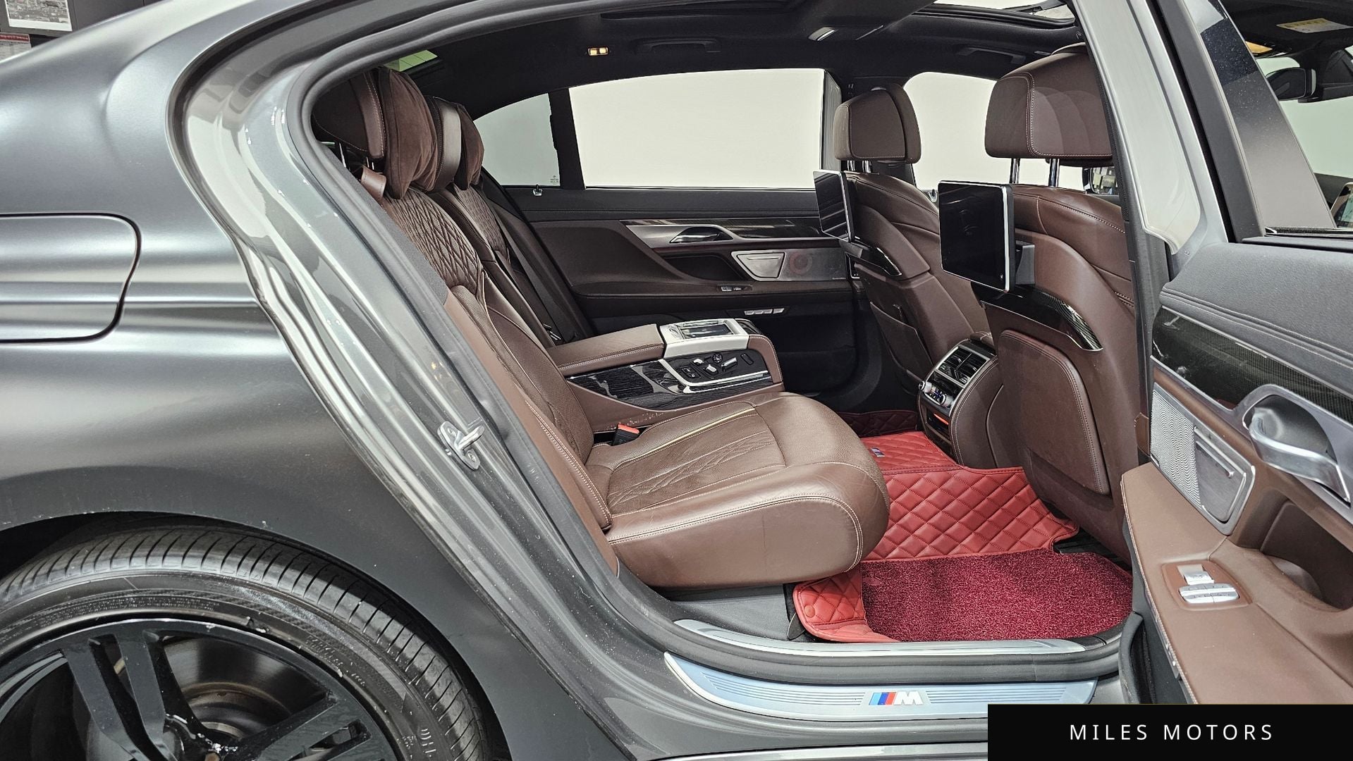 BMW 7 Series (G11) 2018 — миниатюра 11