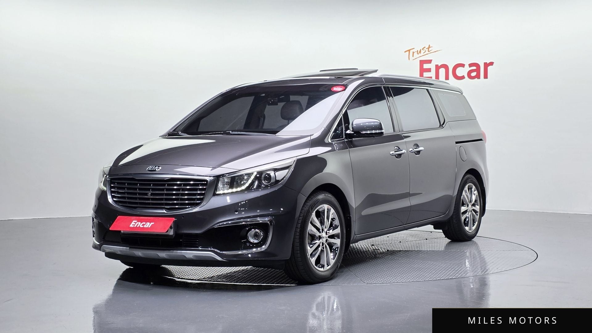 Kia Canival 2018 — фото 1 из 12