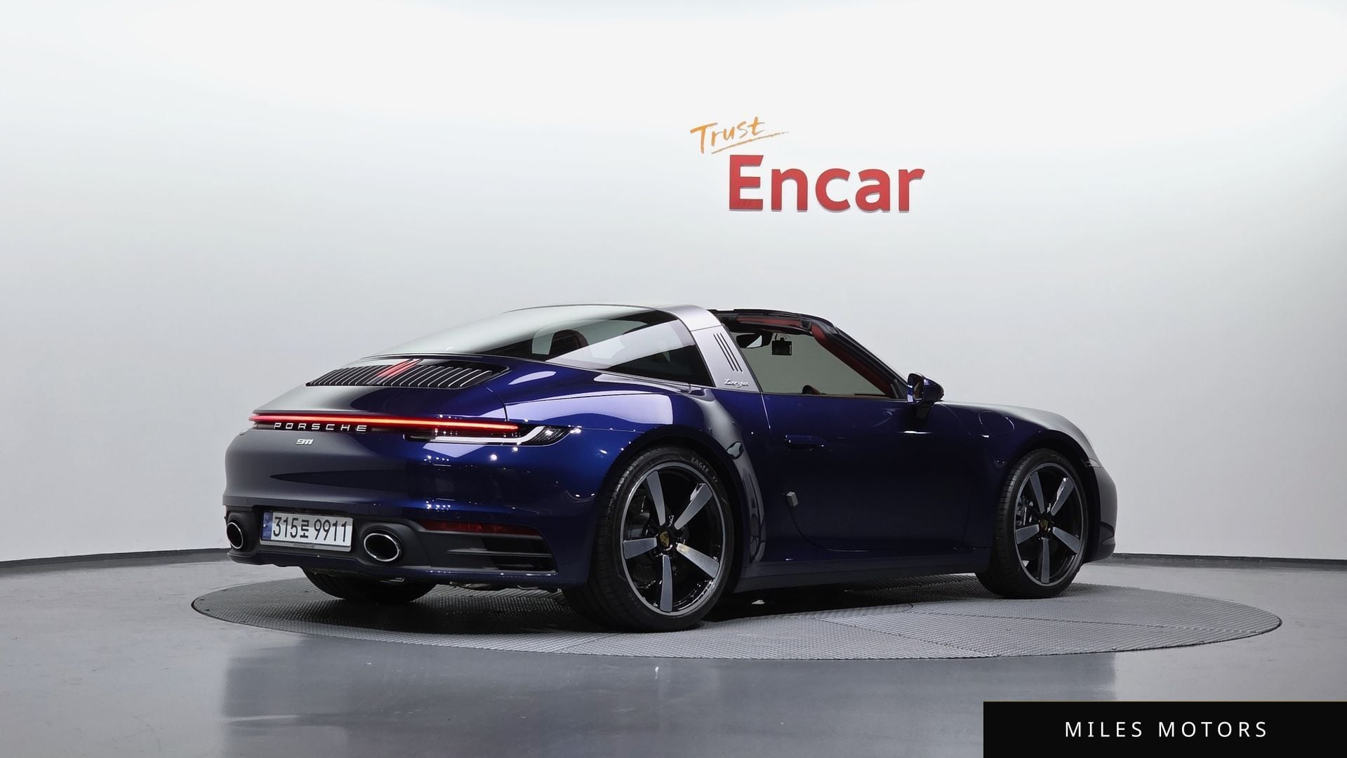 Porsche 911 (992) 2024 — миниатюра 2