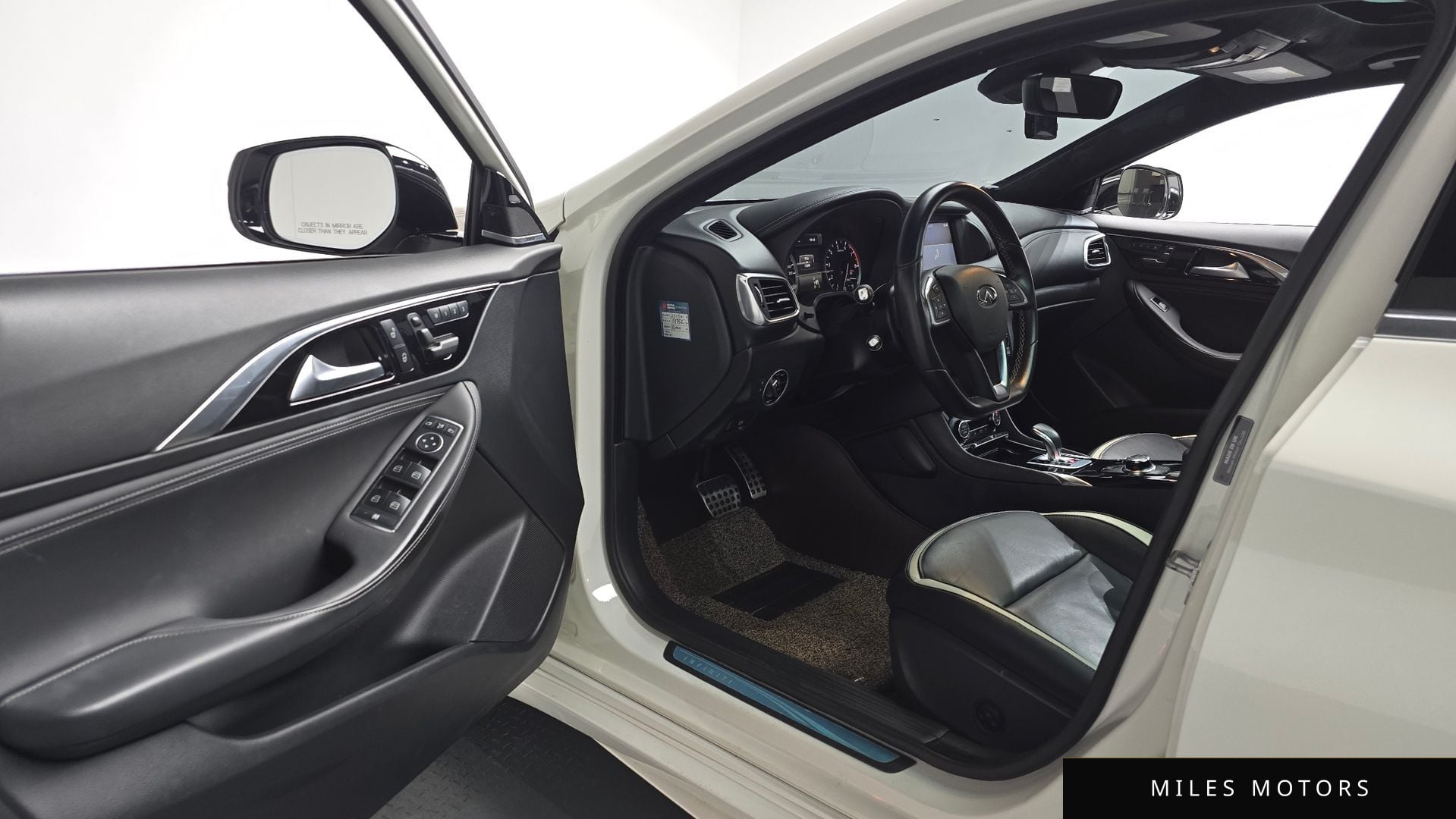 Infiniti Q30 2017 — миниатюра 12