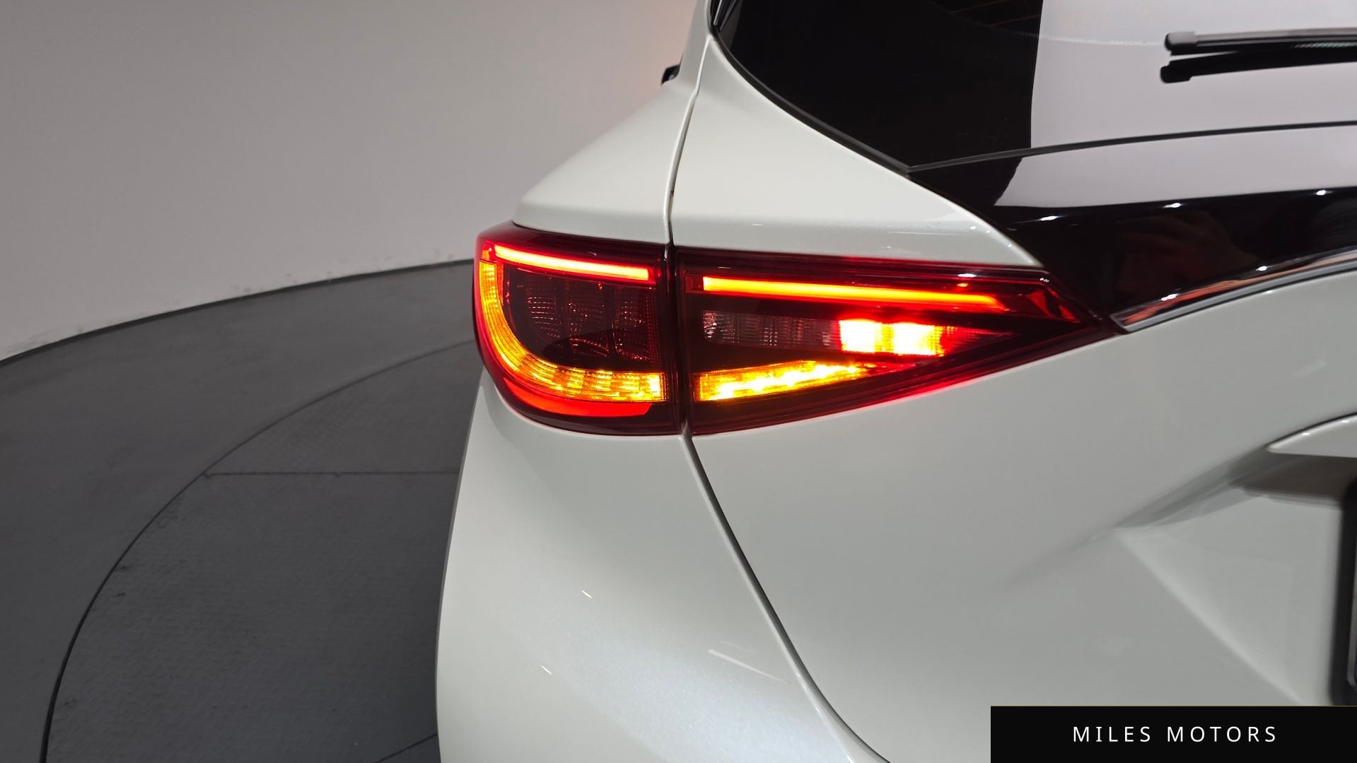 Infiniti Q30 2017 — миниатюра 8