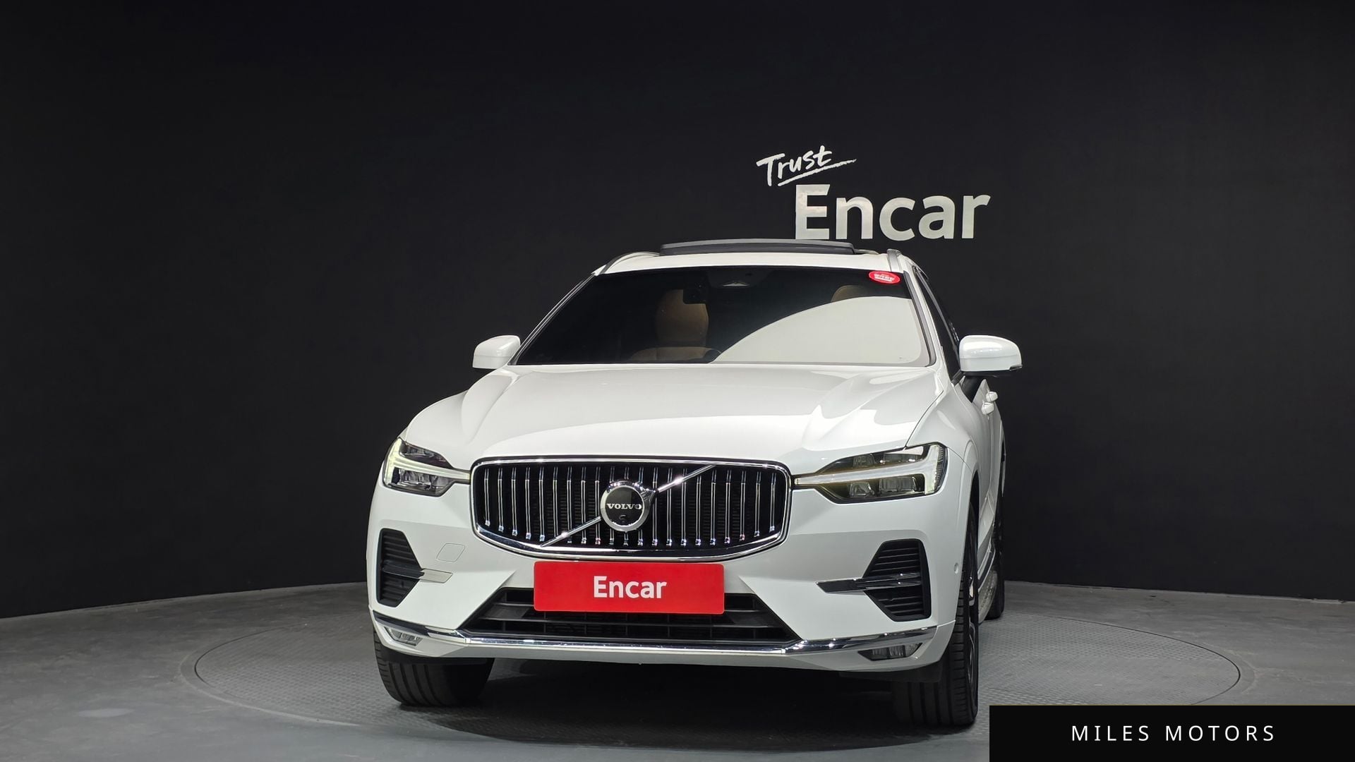 Volvo XC60 2023 — миниатюра 3
