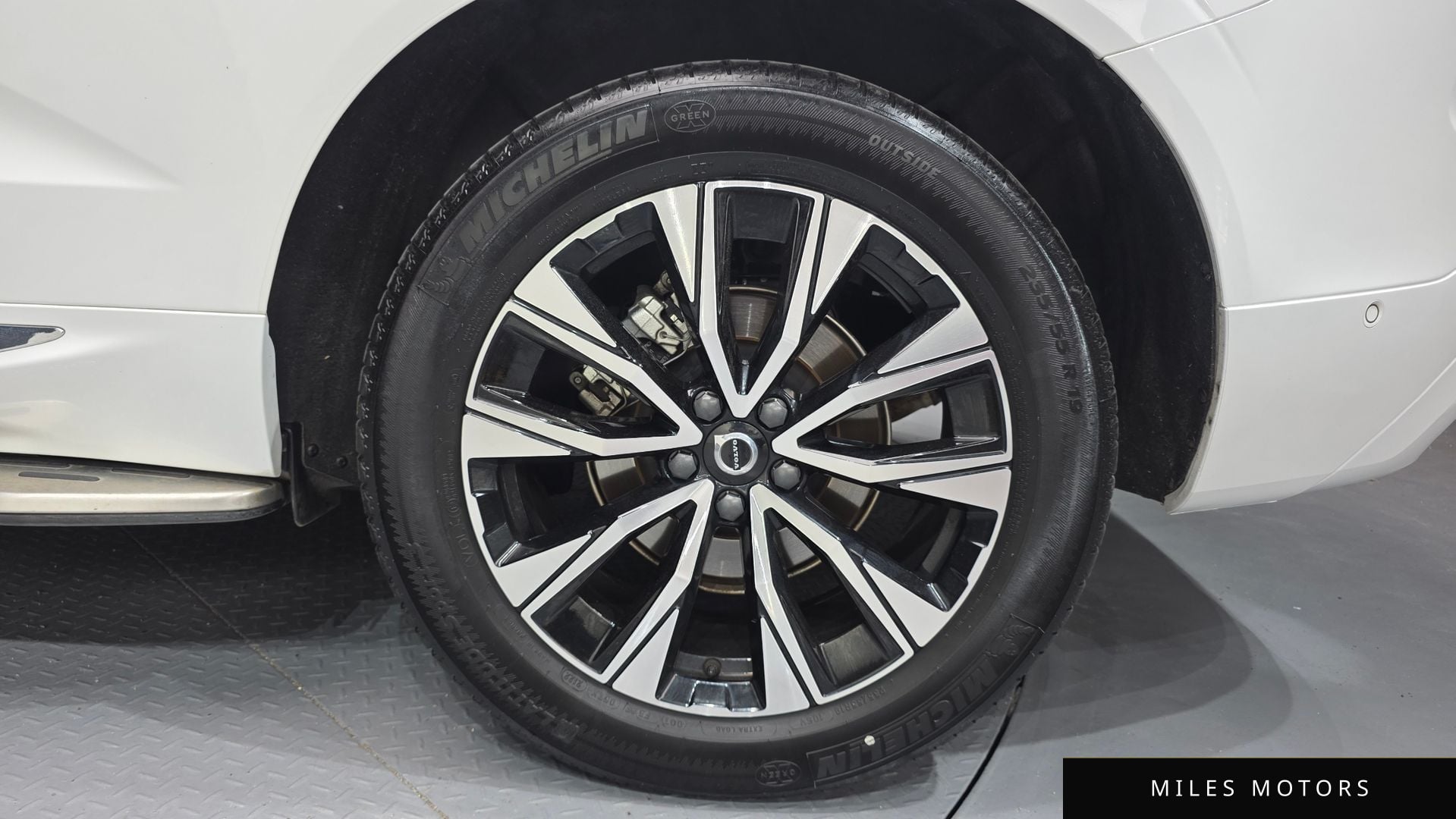 Volvo XC60 2023 — миниатюра 7