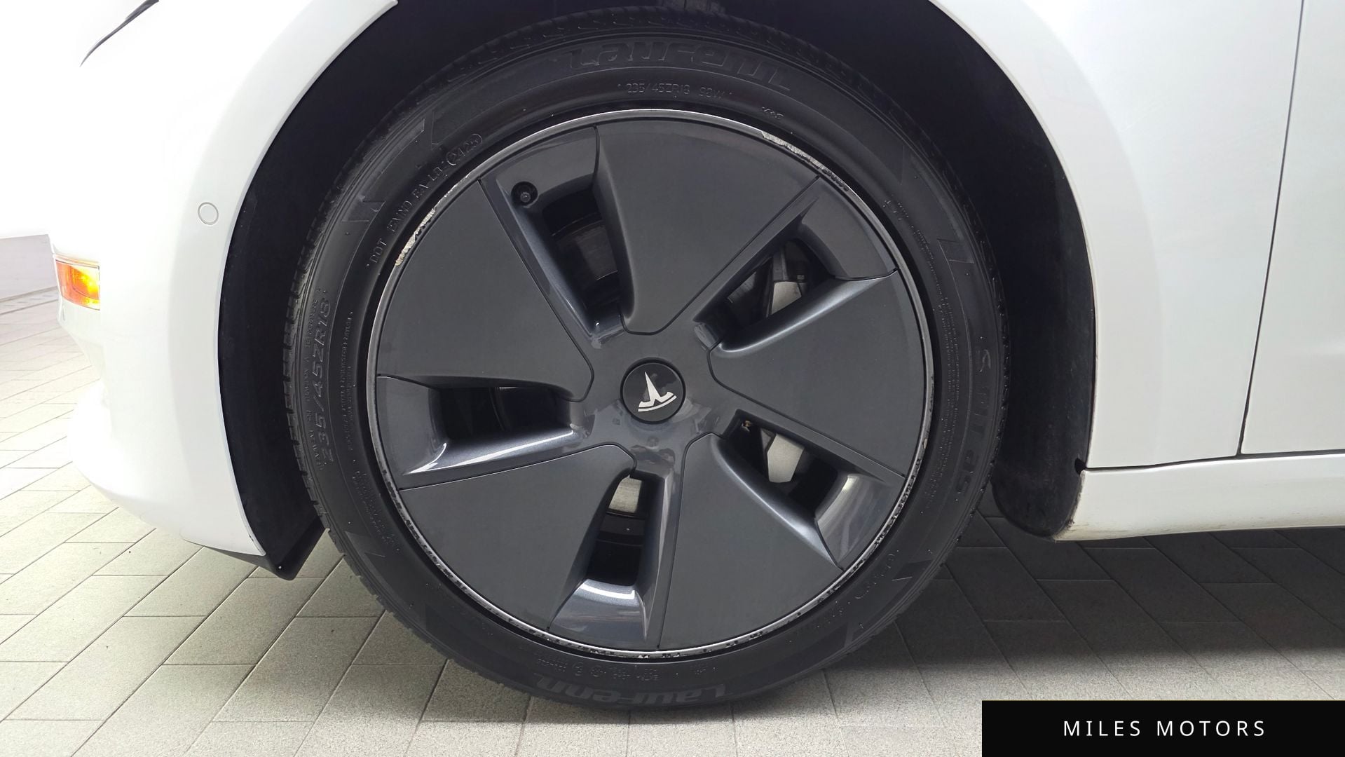 Tesla Model 3 2022 — миниатюра 5