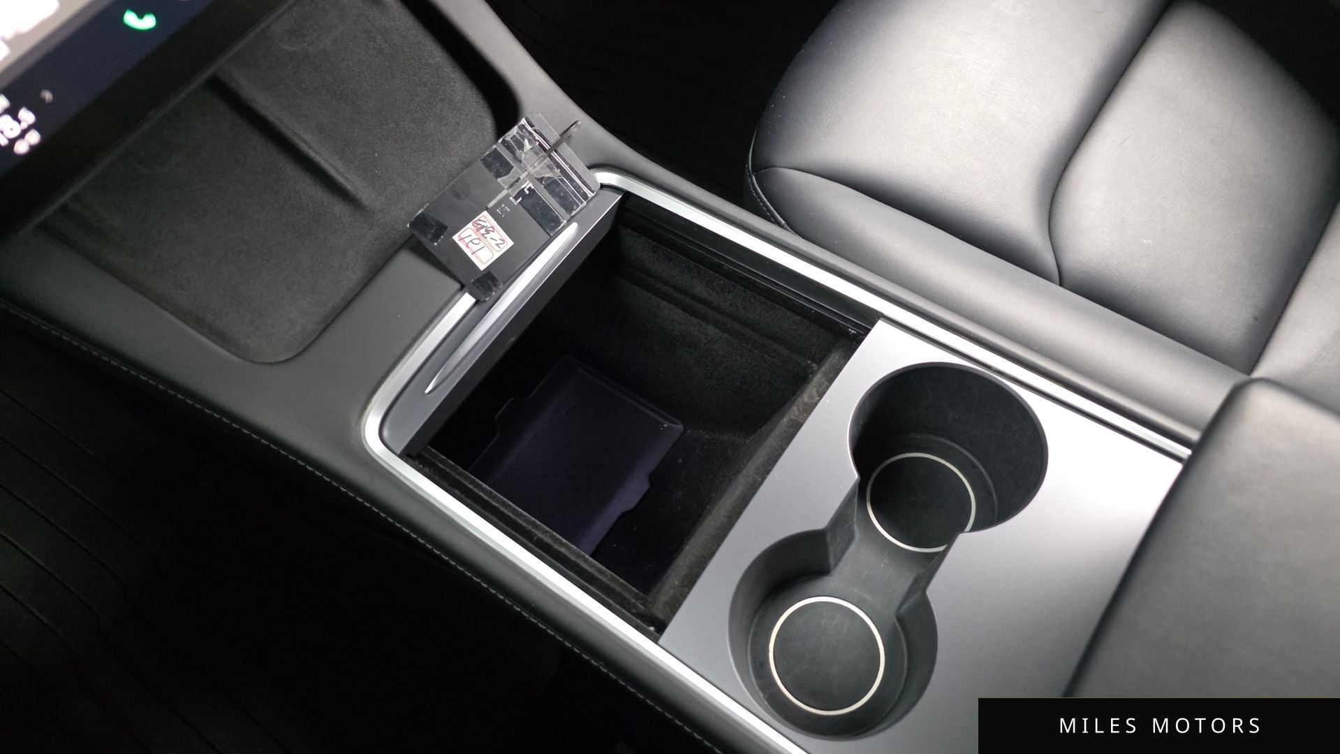 Tesla Model 3 2022 — миниатюра 12