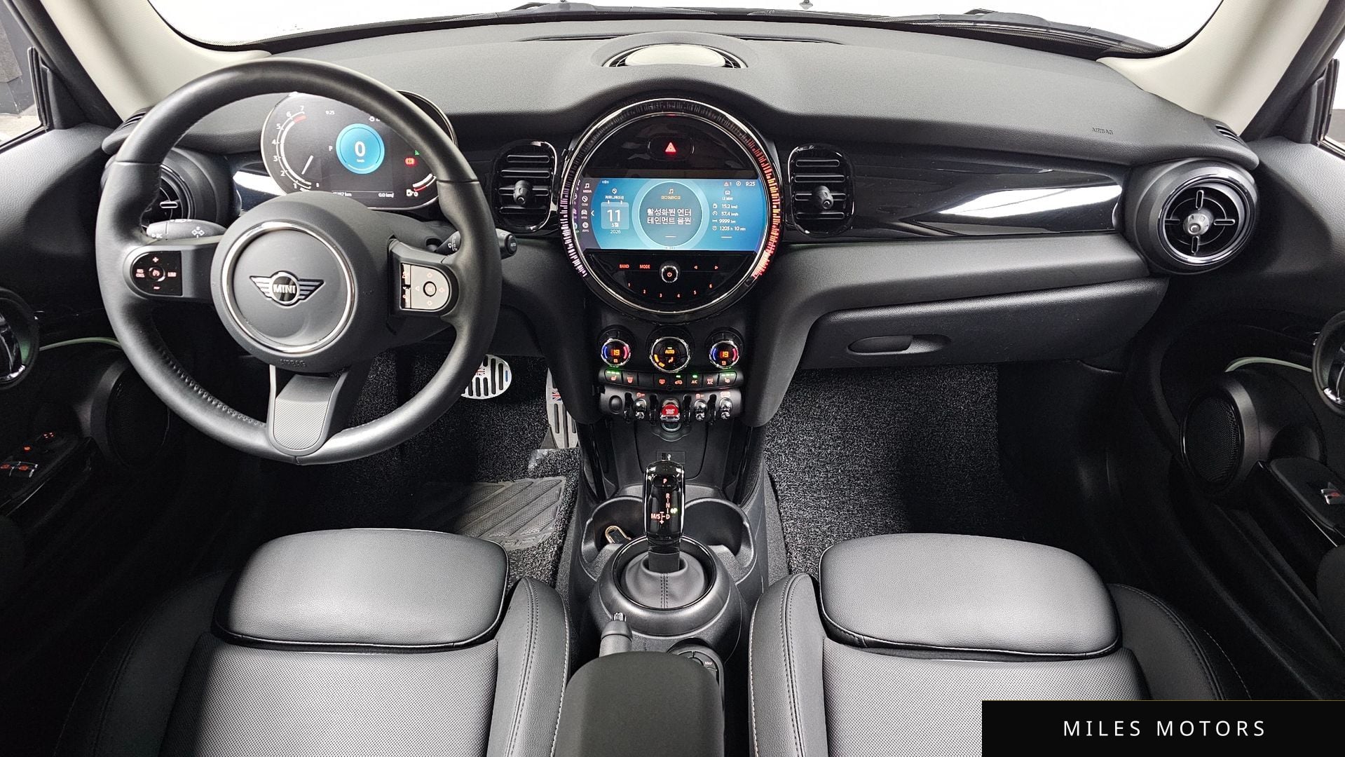 MINI Cooper 2024 — миниатюра 10