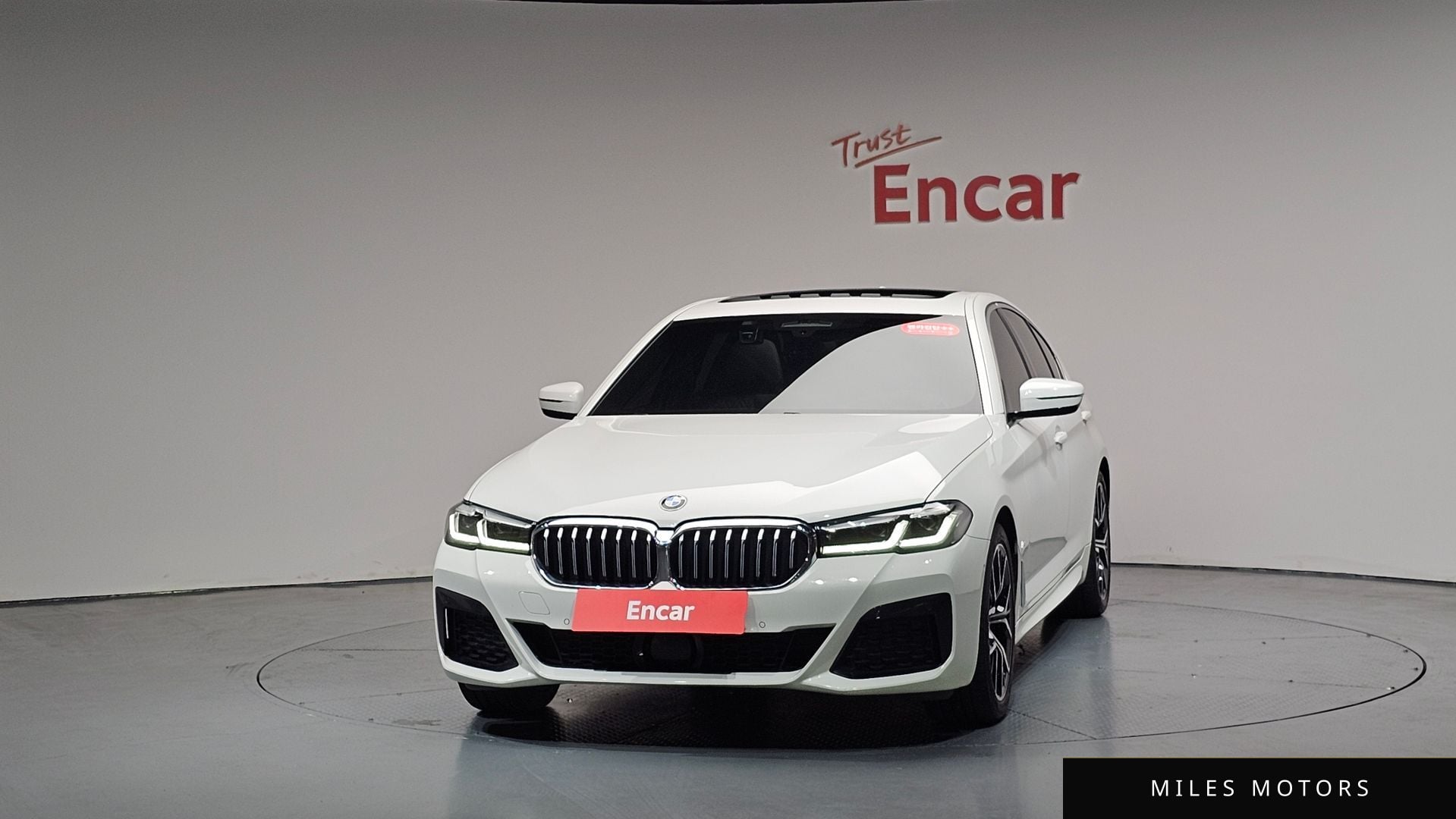 BMW 5 Series (G30) 2022 — миниатюра 2