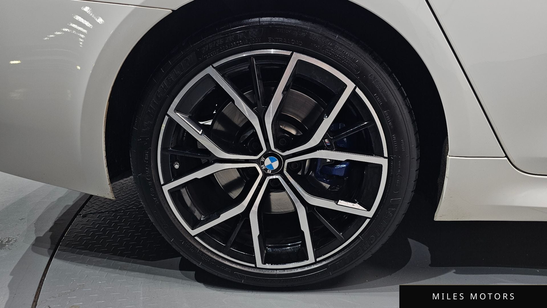 BMW 5 Series (G30) 2022 — миниатюра 4