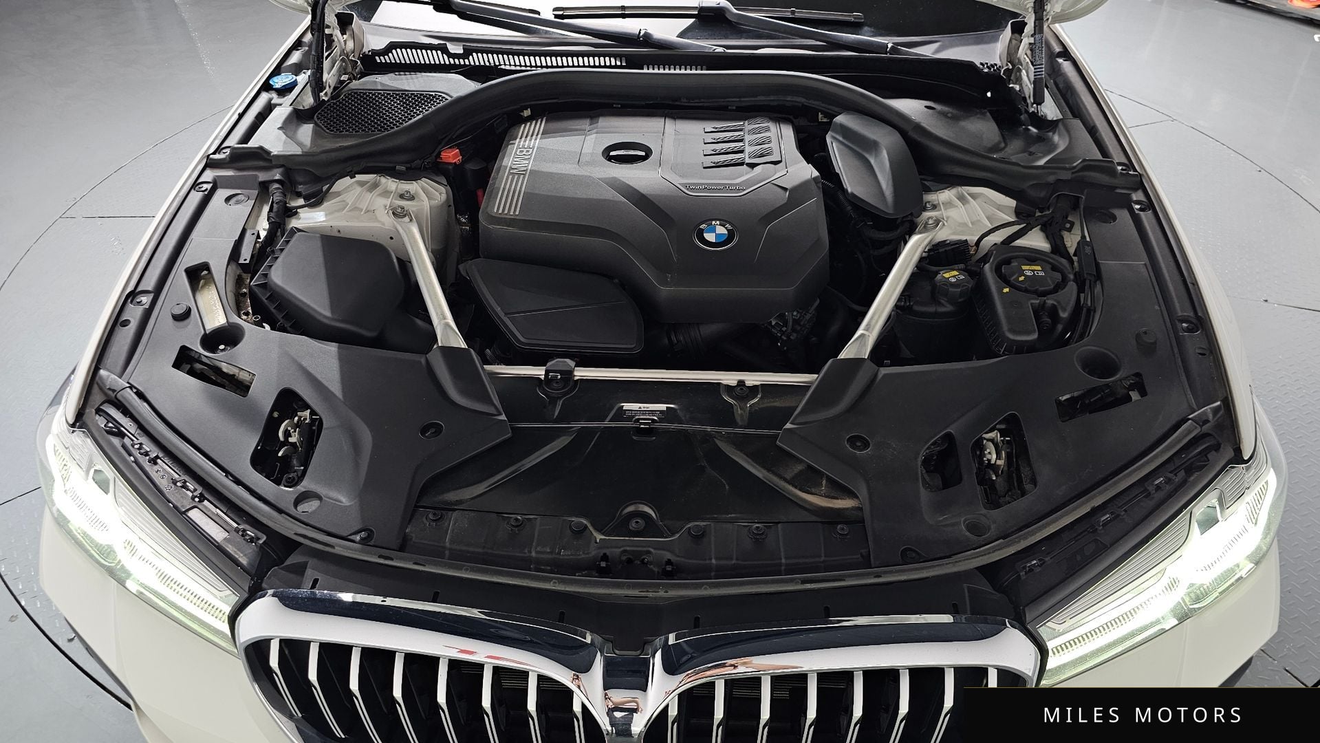 BMW 5 Series (G30) 2022 — миниатюра 5