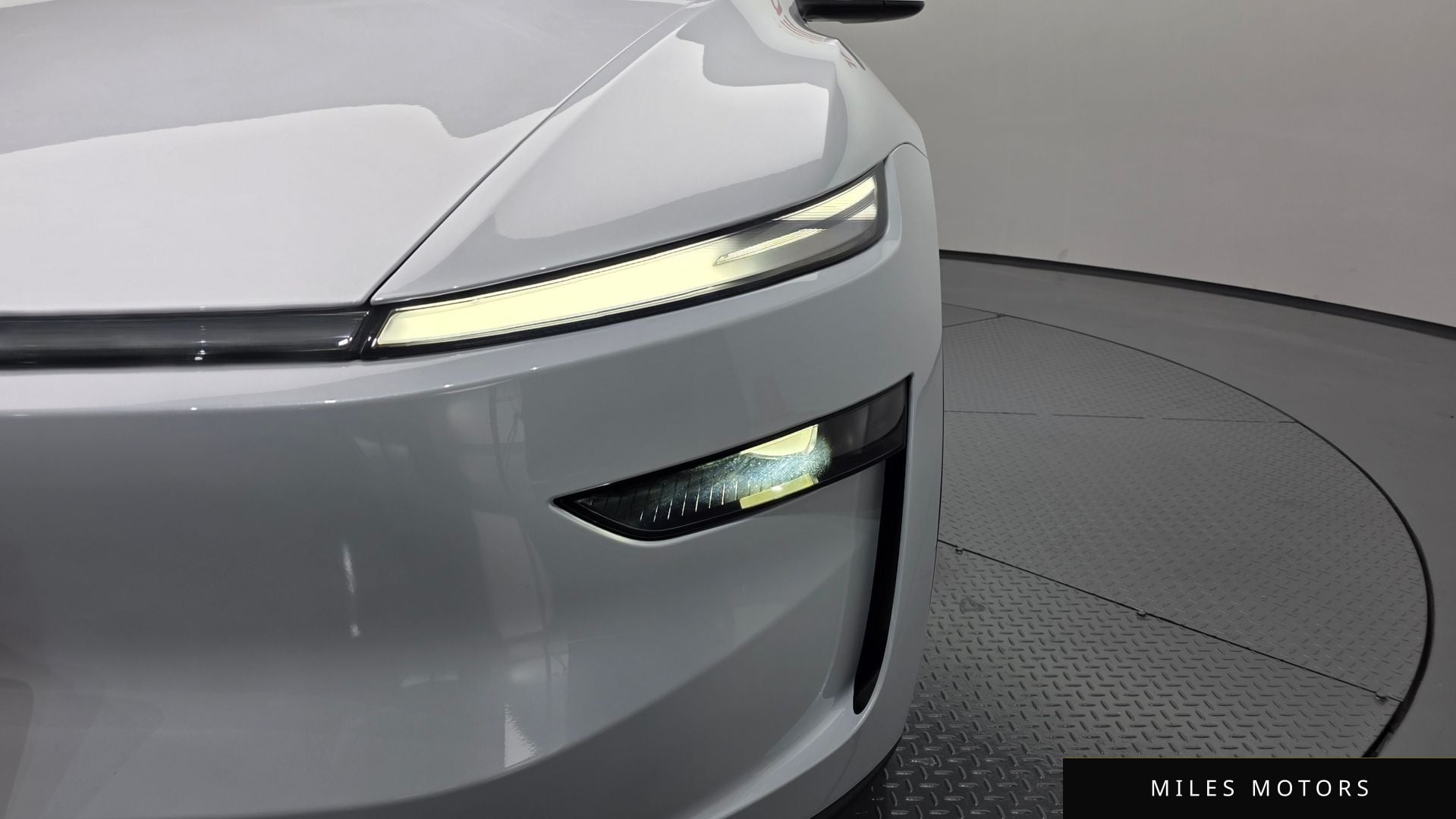 Tesla Model Y 2025 — миниатюра 7