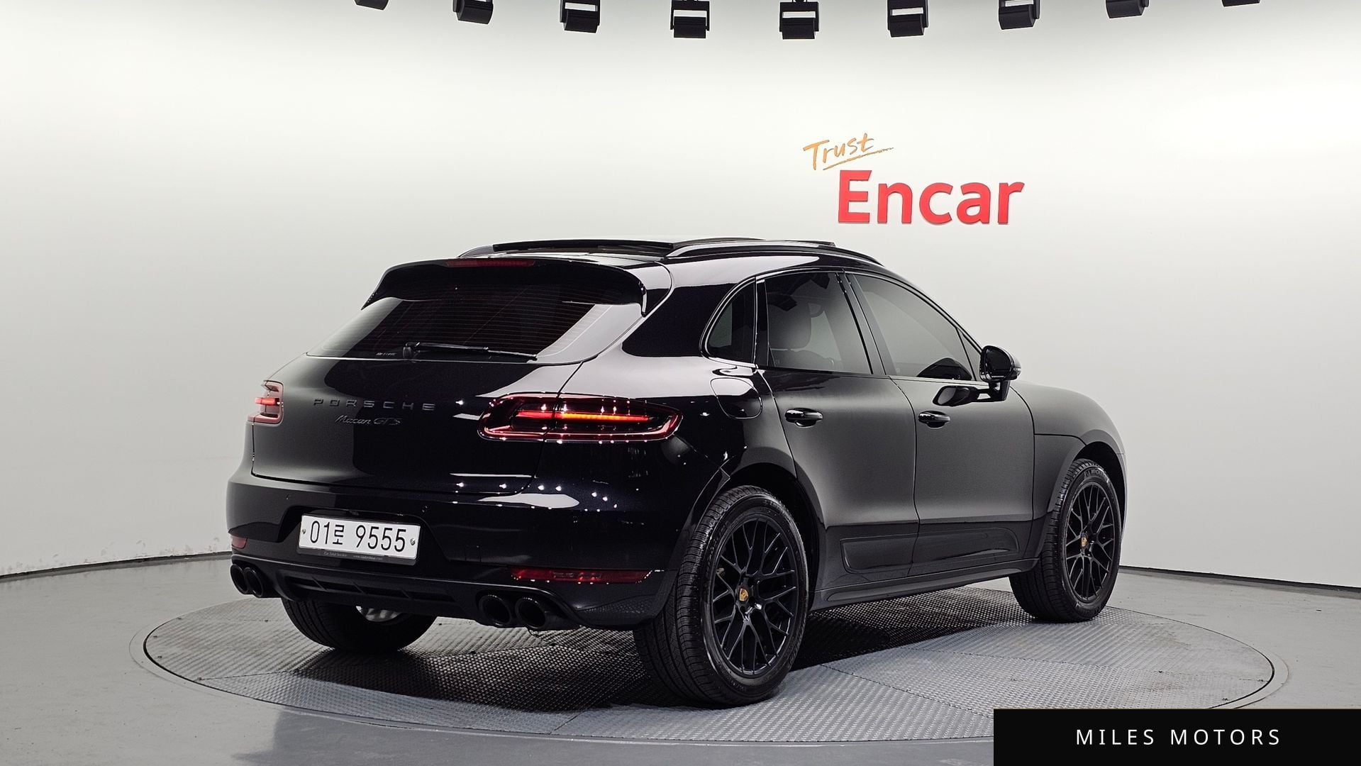 Porsche Macan 2017 — миниатюра 2