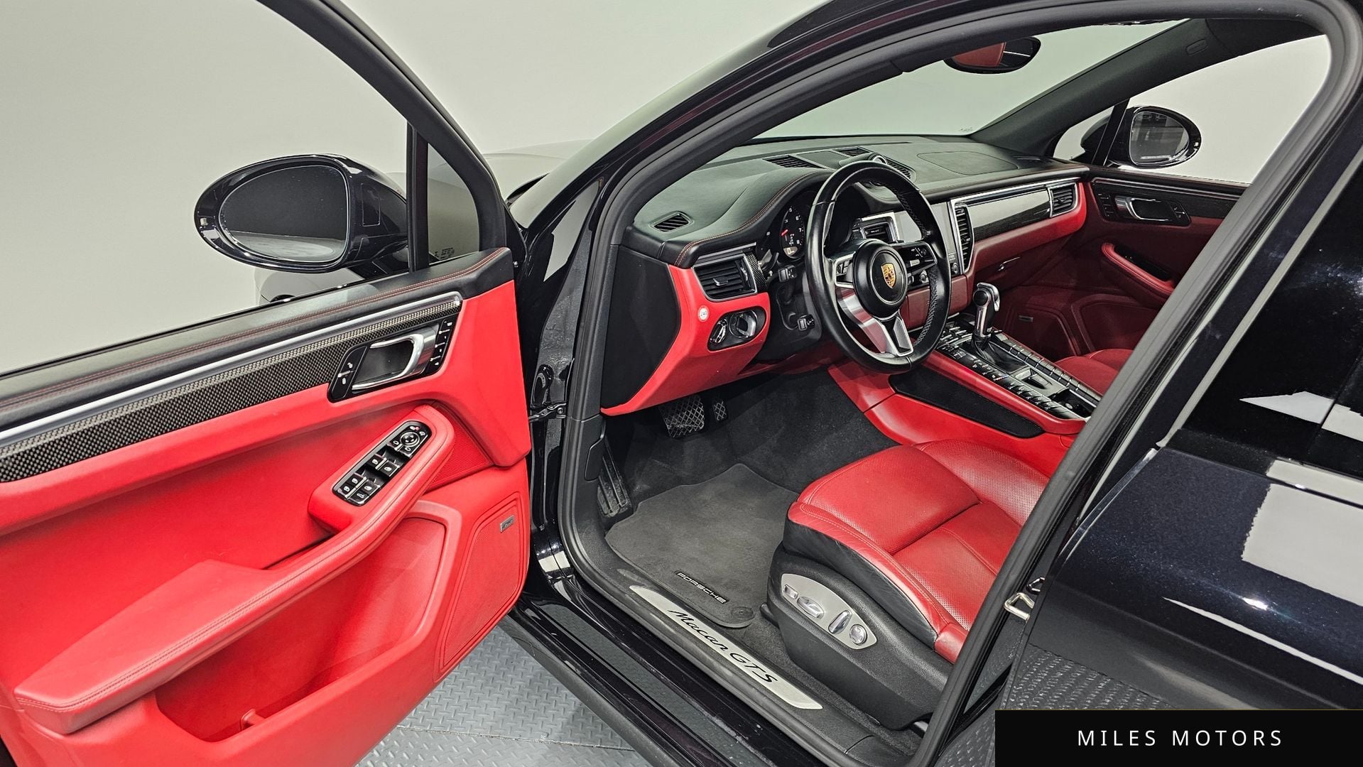 Porsche Macan 2017 — миниатюра 10