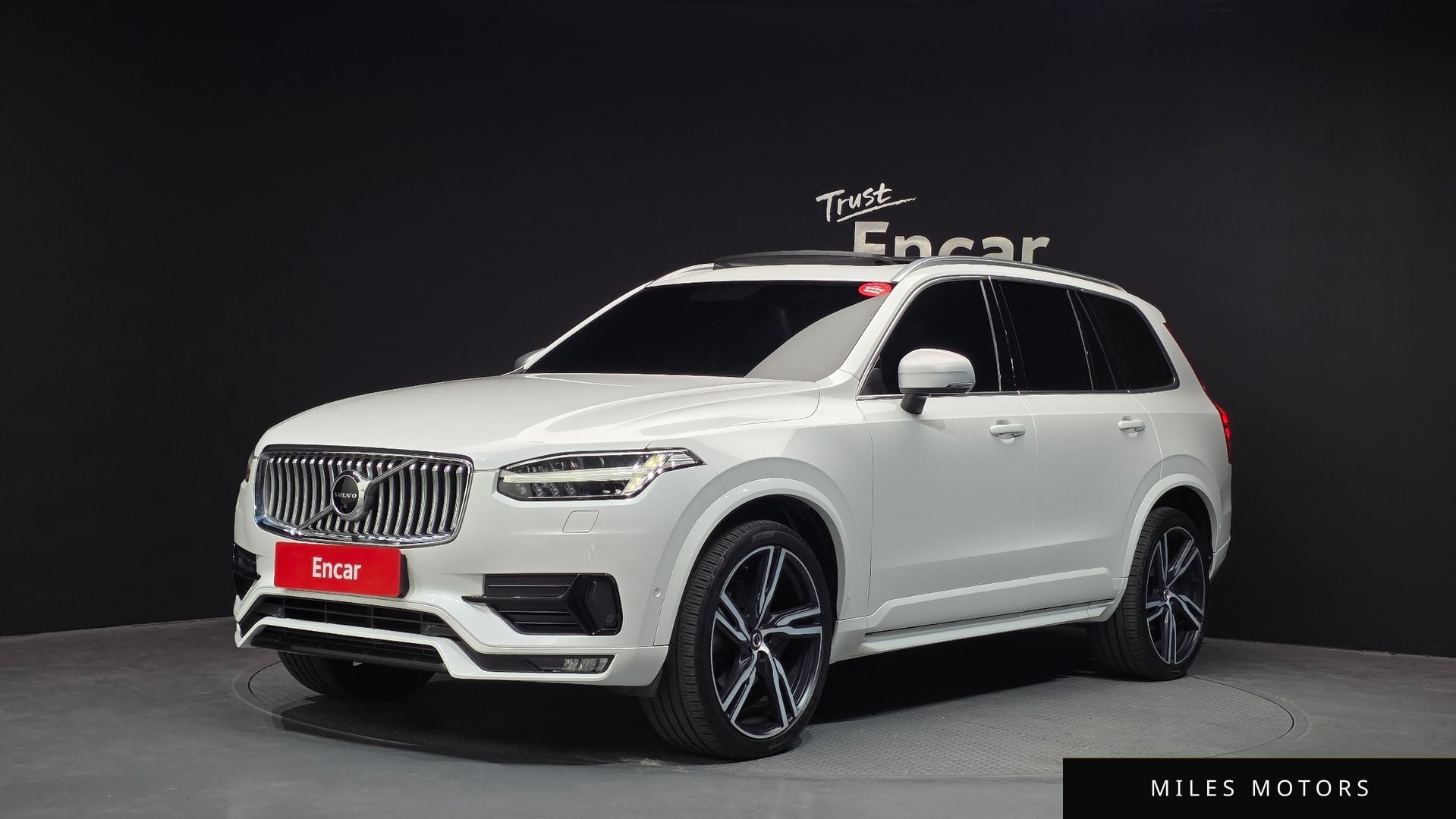 Volvo XC90 2017 — фото 1 из 12