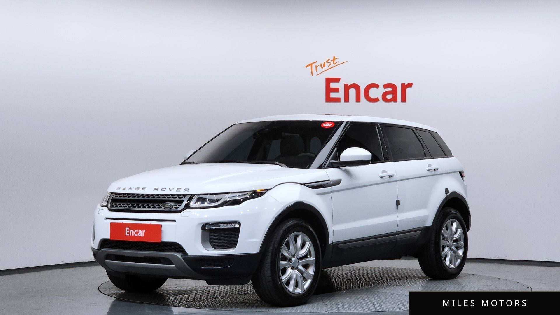 Land Rover Range Rover Evoque 2017 — фото 1 из 12