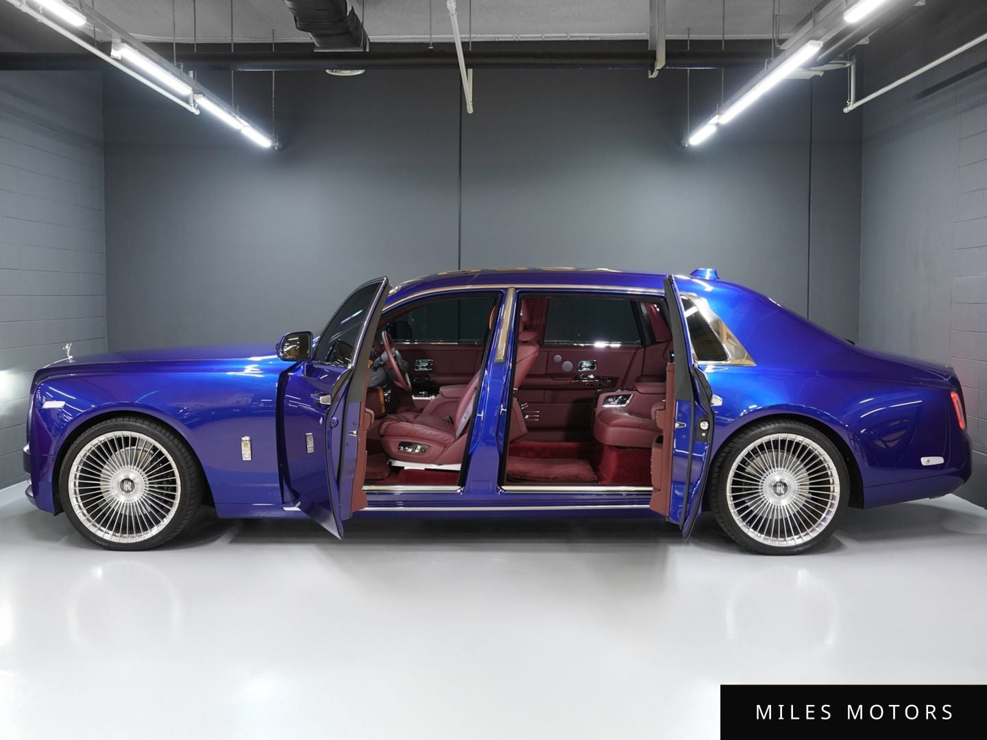 Rolls-Royce Phantom 2022 — миниатюра 3