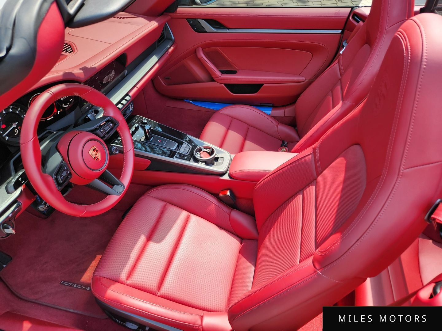 Porsche 911 (992) 2024 — миниатюра 7