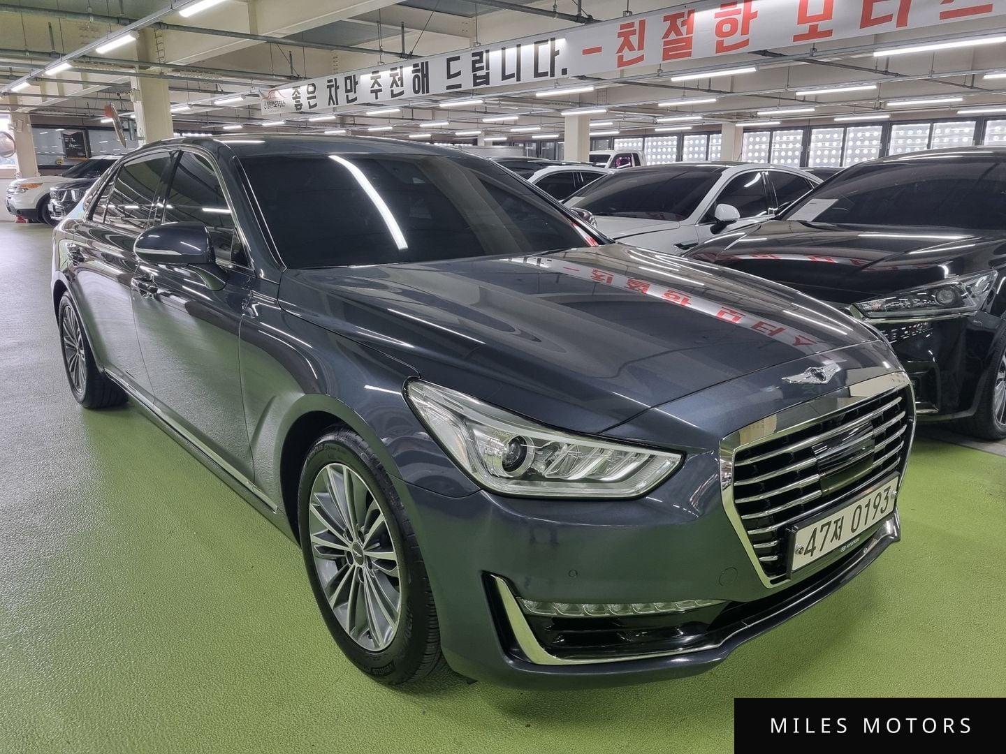 Genesis EQ900 2016 — фото 1 из 12