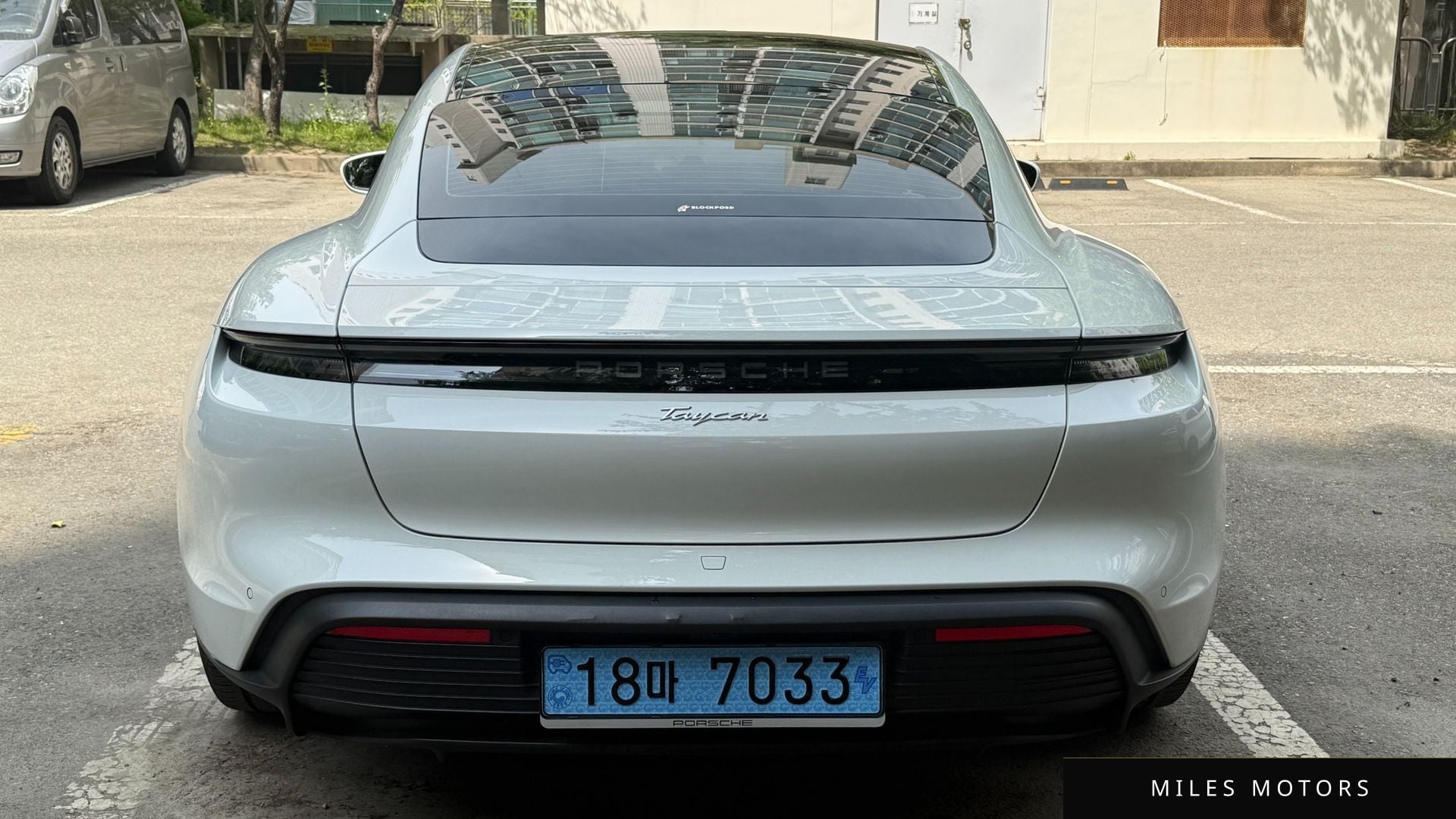 Porsche Taycan 2025 — миниатюра 4