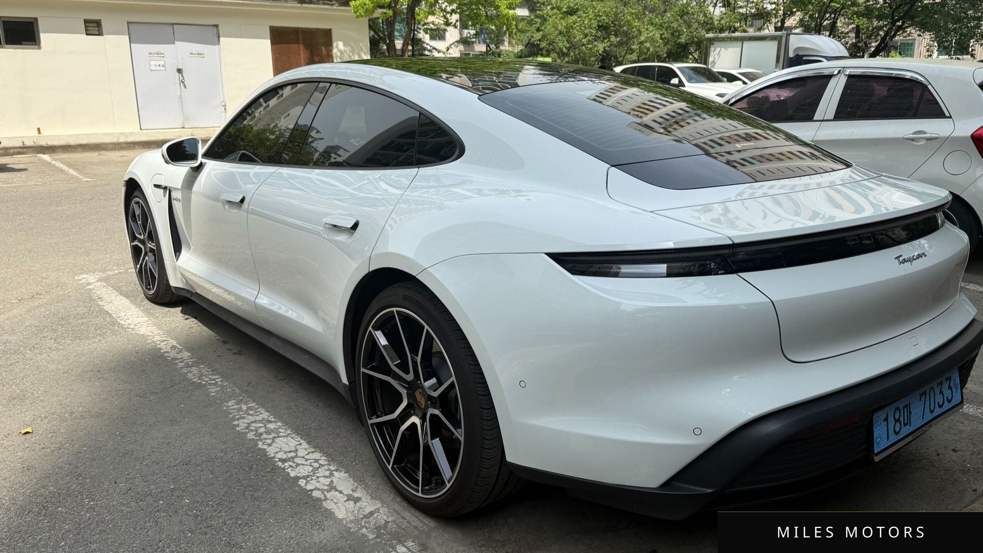 Porsche Taycan 2025 — миниатюра 6