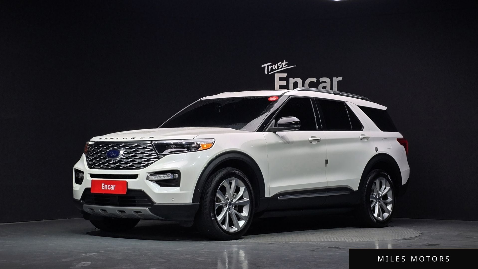 Ford Explorer 2021 — фото 1 из 12