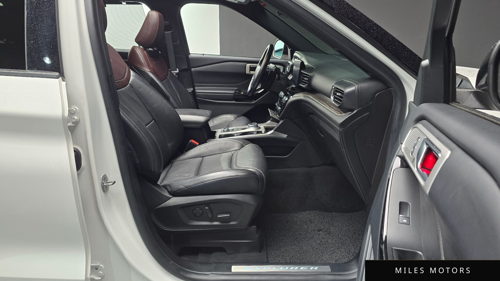 Ford Explorer 2021 — миниатюра 11