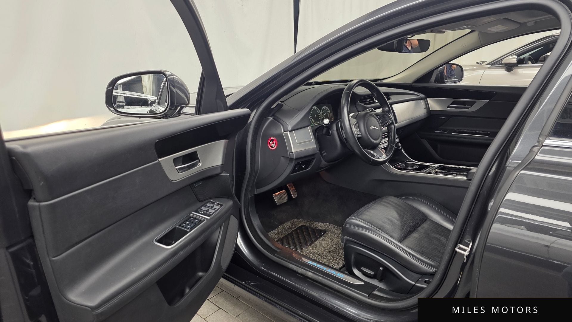 Jaguar XF (X260) 2018 — миниатюра 10
