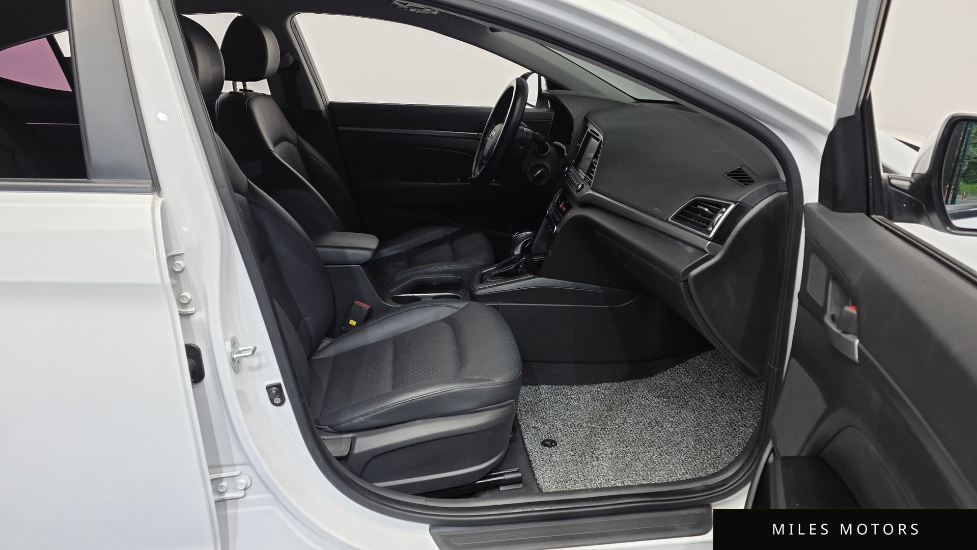 Hyundai AVANTE 2016 — миниатюра 11