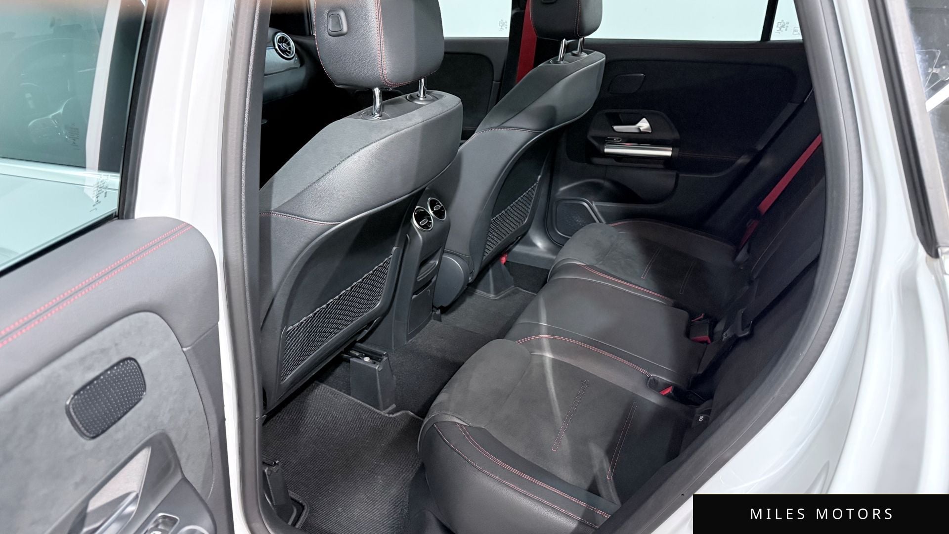 Mercedes-Benz GLA-Class H247 2023 — миниатюра 10