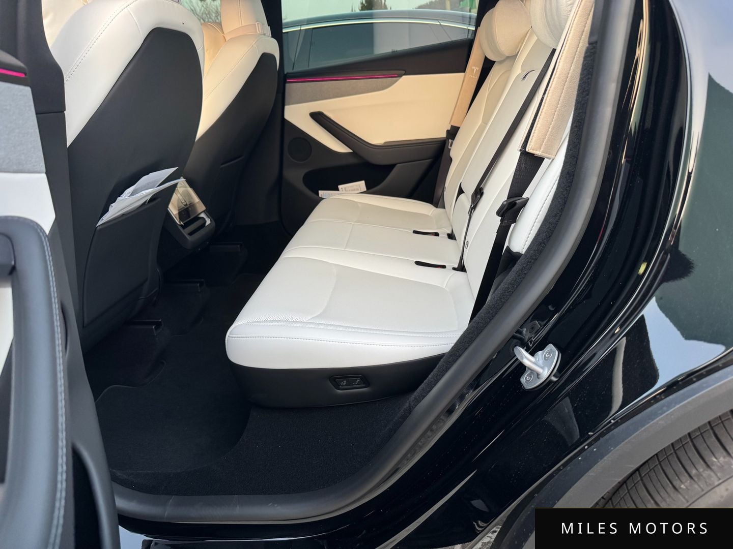 Tesla Model Y 2026 — миниатюра 8