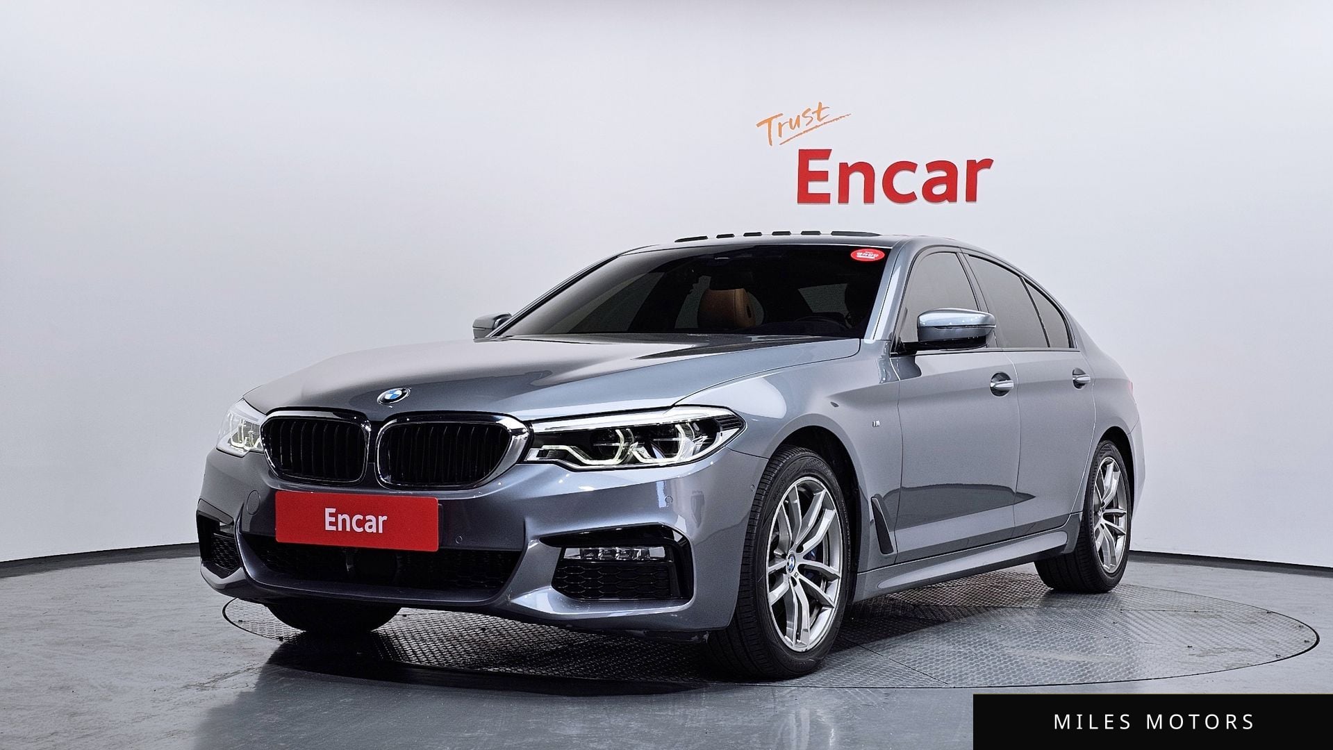 BMW 5 Series (G30) 2017 — фото 1 из 12